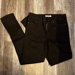 Women’s black Levi’s 311 shaping skinny jeans. Size W28 L30.